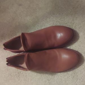 Boots size 9 brand new